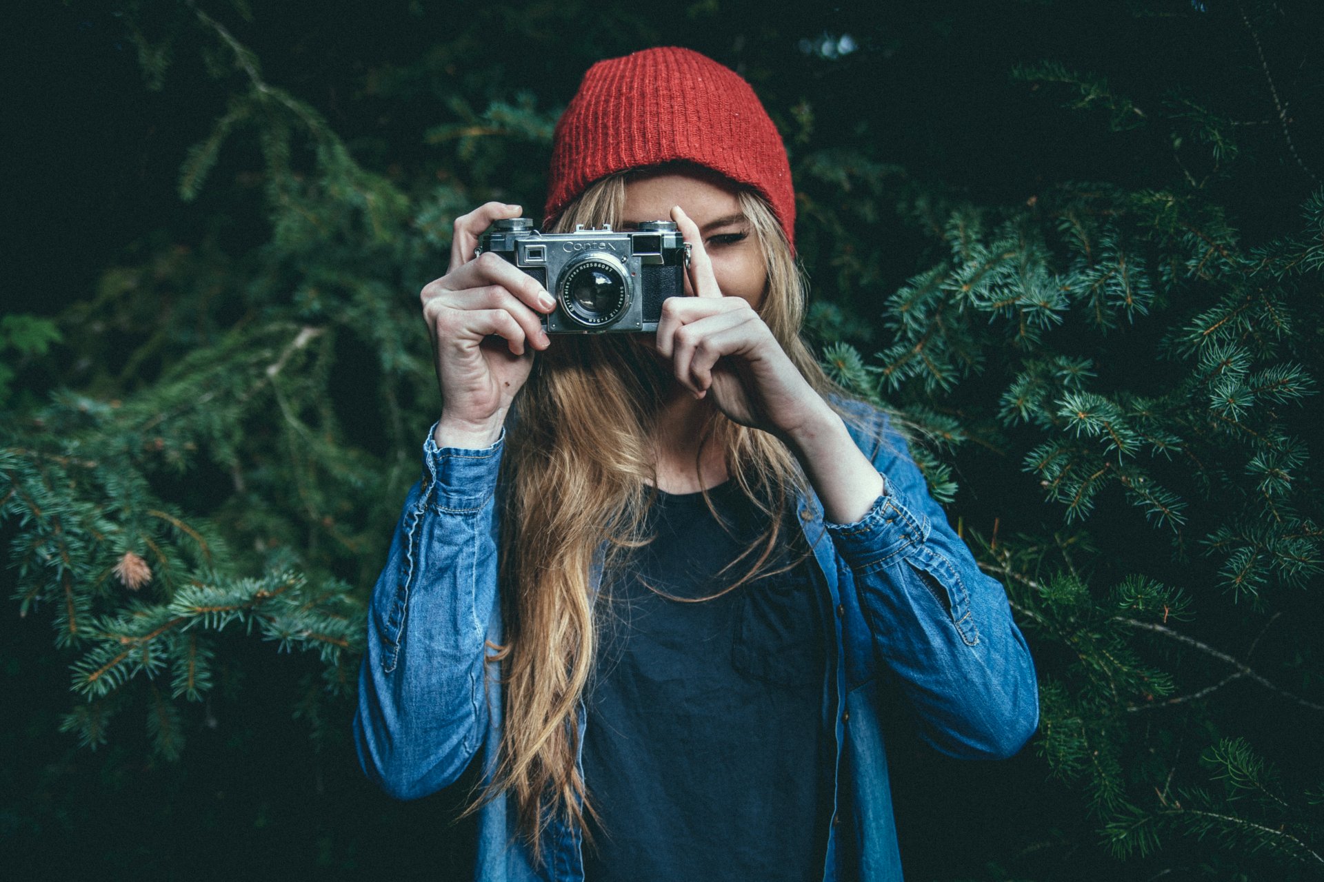 камера фотоаппарат contax девушка фотограф