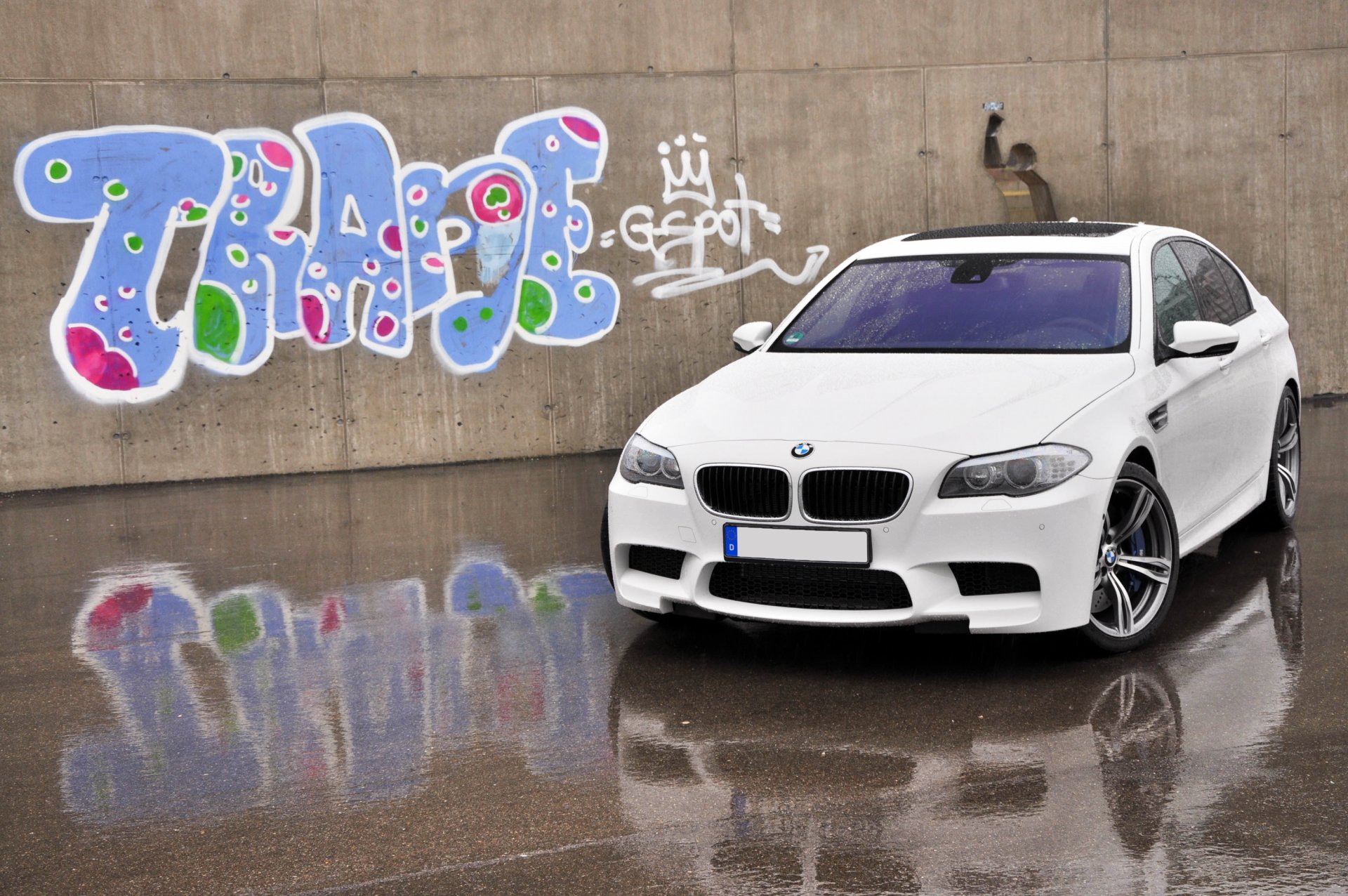 BMW 5 f10 спереди