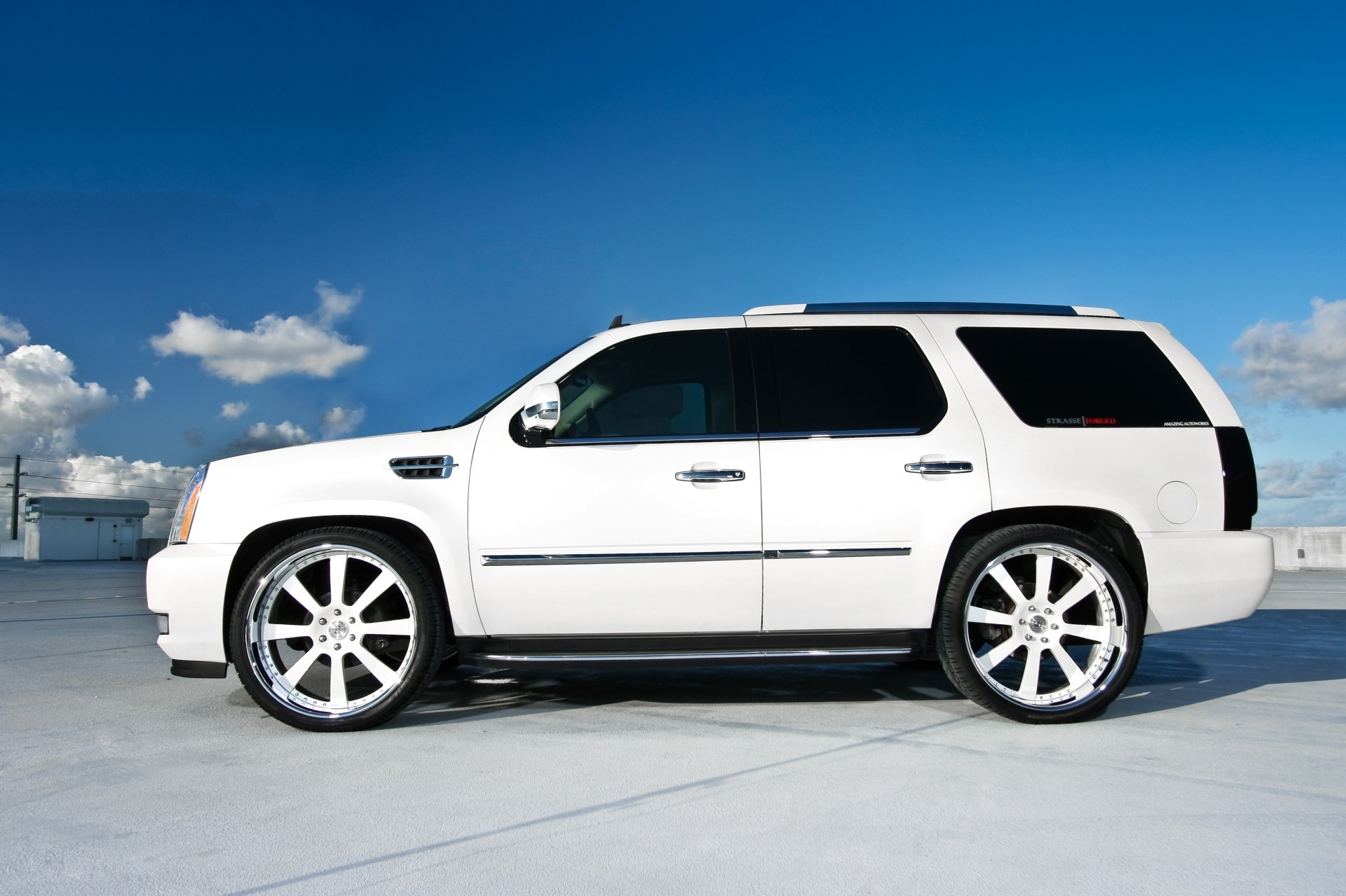 Cadillac Escalade 2012 Р±РµР»С‹Р№