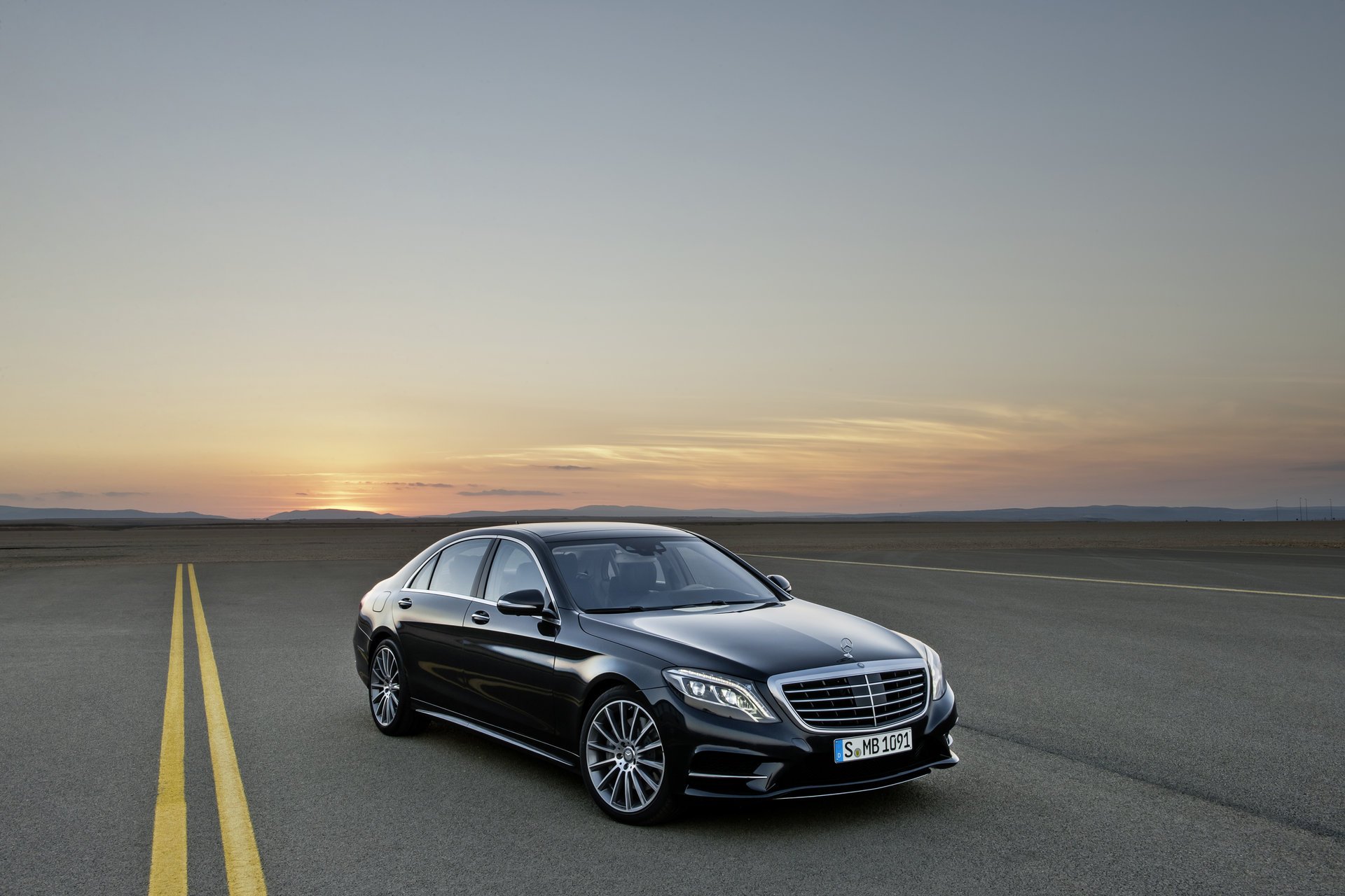 mercedes s- klasse флагман черный диоды дорога закат