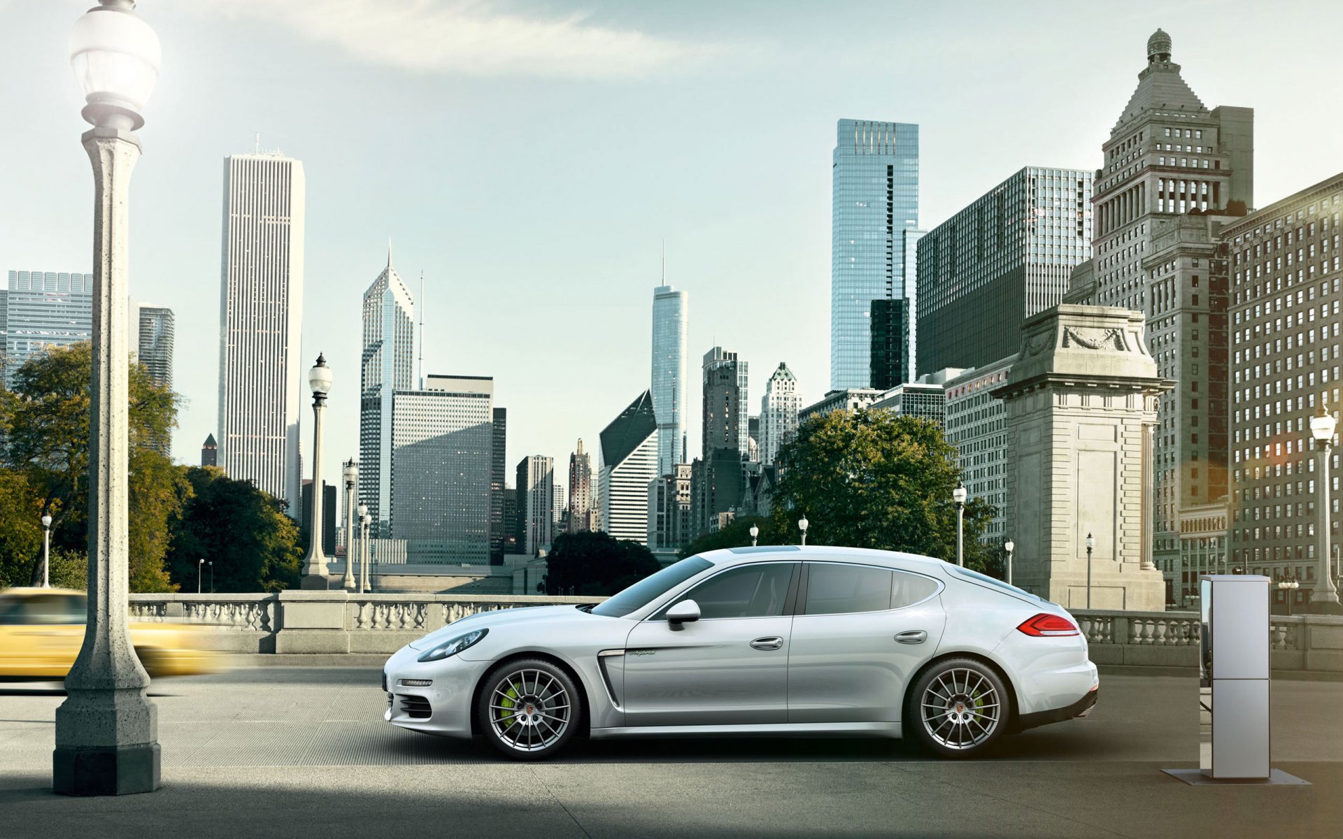 porsche panamera e -hybrid авто белый город день вид сбоку машина порше