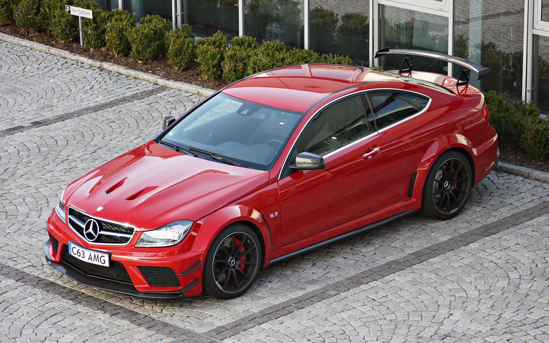 Mercedes c63 AMG черный