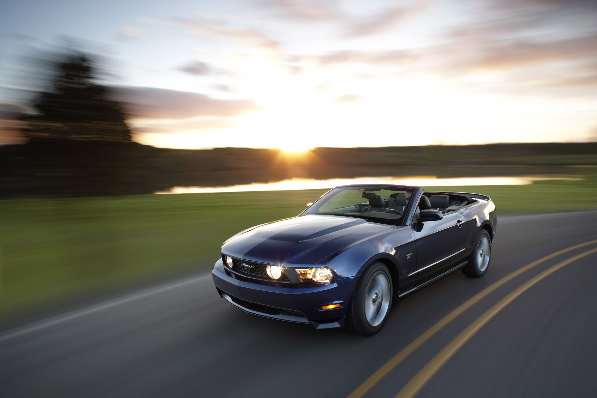 Форд Мустанг gt 500 в закат