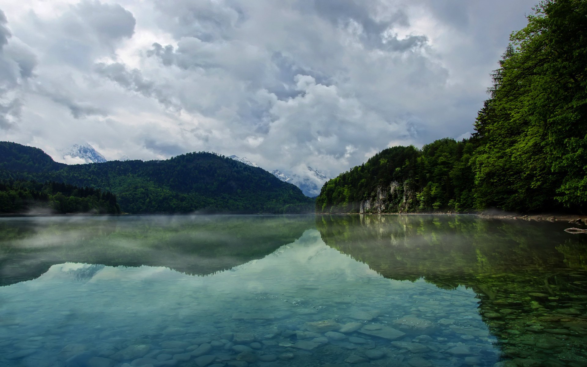Мировые реки и озера. Озеро Рица. Озеро гёйгёль. Озеро Рица Абхазия лето. Озеро Гейгель Азербайджан.