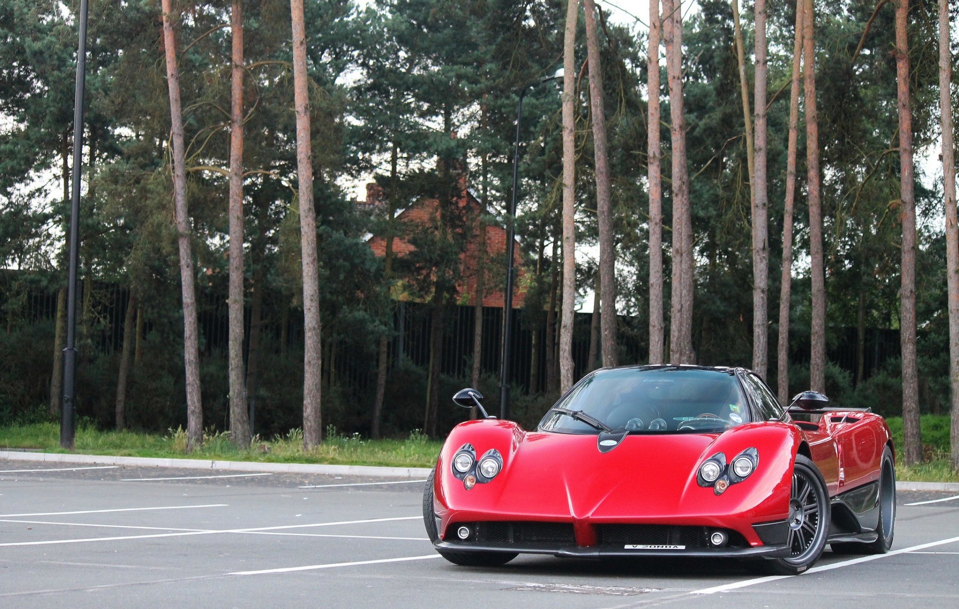 Зонда 27. Pagani Zonda красная. Пагани зонда рыжая. Pagani Zonda обои. Суперкары 3 местные.