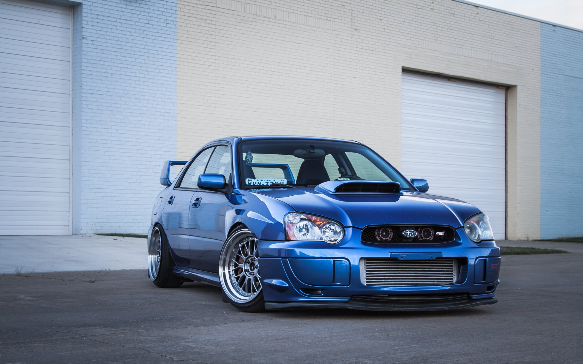 Субару Импреза WRX STI обклеенный