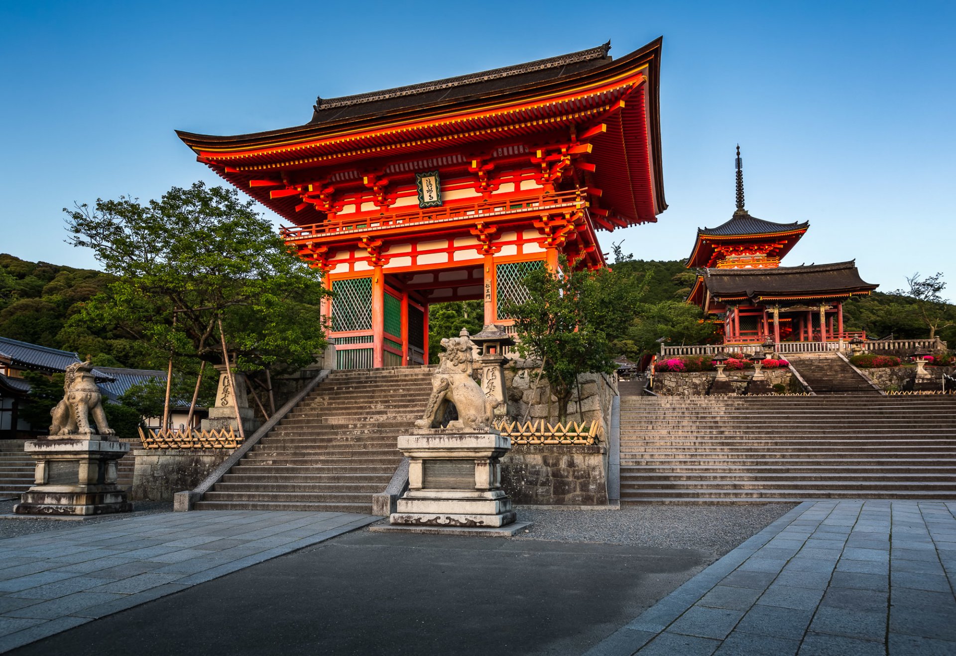 дева ворота киемидзу- дэра kyoto япония храм киёмидзу-дэра киото ворота нио храм ворота