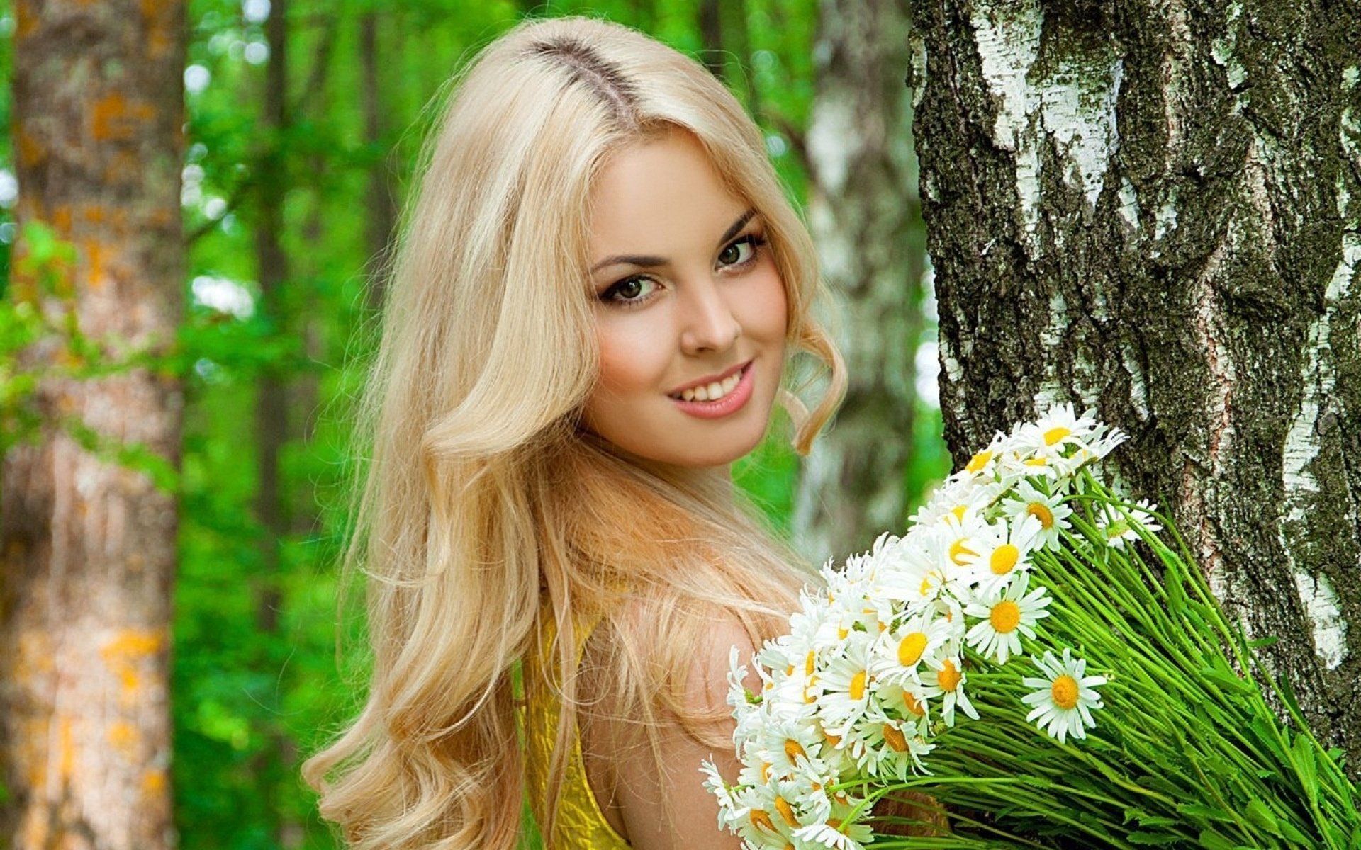 Очаровашка видео. Красивые девушки блондинки. Длинноволосая блондинка. Красивые русские девушки. Красивые блондинки на природе.
