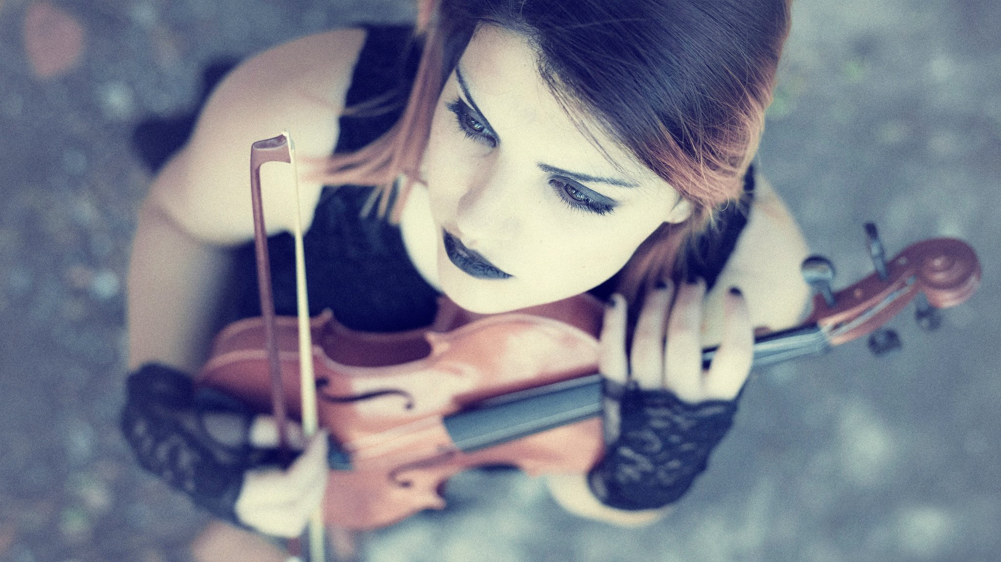 Популярные обработки музыки. Беатрис Лонер. Скрипка. Скрипачка. Скрипка обои.