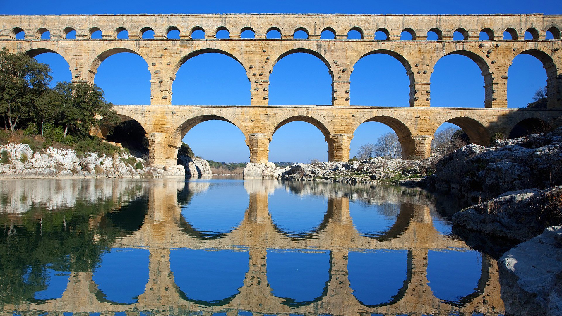 Древнейший в риме мост. Акведук Пон-дю-гар. Акведук Pont du Gard (Франция). Пон-дю-гар во Франции. Римский акведук. Пон-дю-гар, мост с акведуком, Франция.